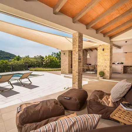 Matani Villa *